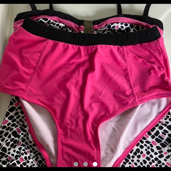 pink black and white tanki 2 piece swimsuit - Picture 2 of 3